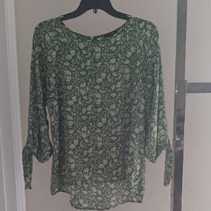 Papermoon Green and White 3/4 Sleeve Relaxed Blouse
